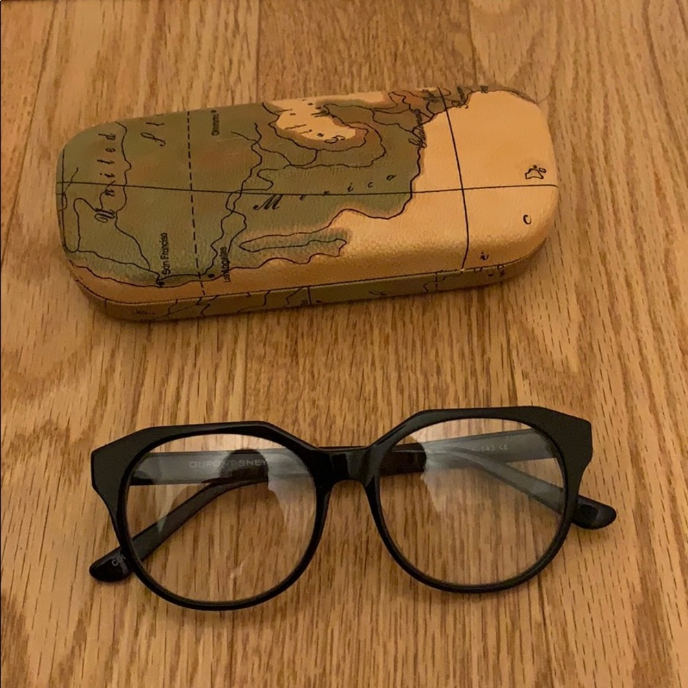 NEVER BEEN WORN-DuPont Sney glasses